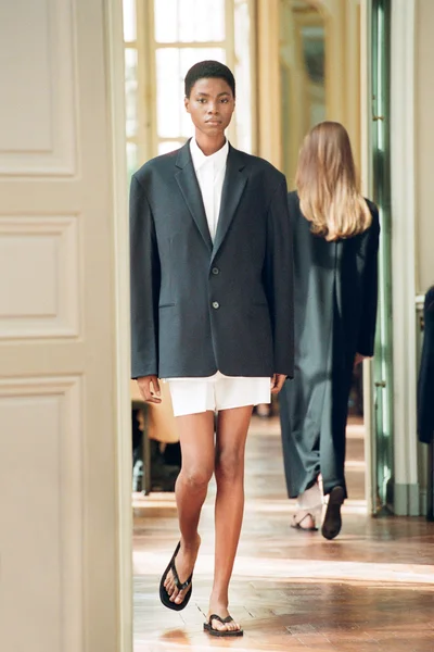 Look 1